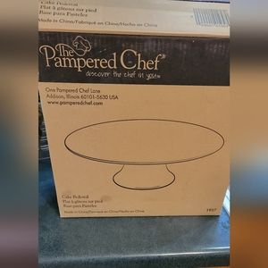 Pampered Chef White Ceramic Cake Pedestal